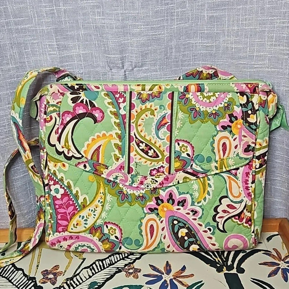 VERA BRADLEY PURSE - Picture 1 of 7